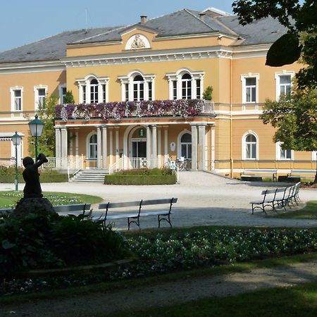 Parkhotel Zur Klause Бад-Халль Экстерьер фото