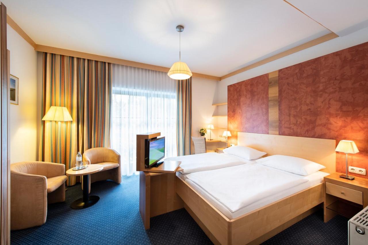 Parkhotel Zur Klause Бад-Халль Экстерьер фото